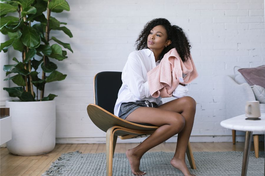 How to Plop Curly Hair the Right Way (And Why Your Towel Is Sabotaging You)