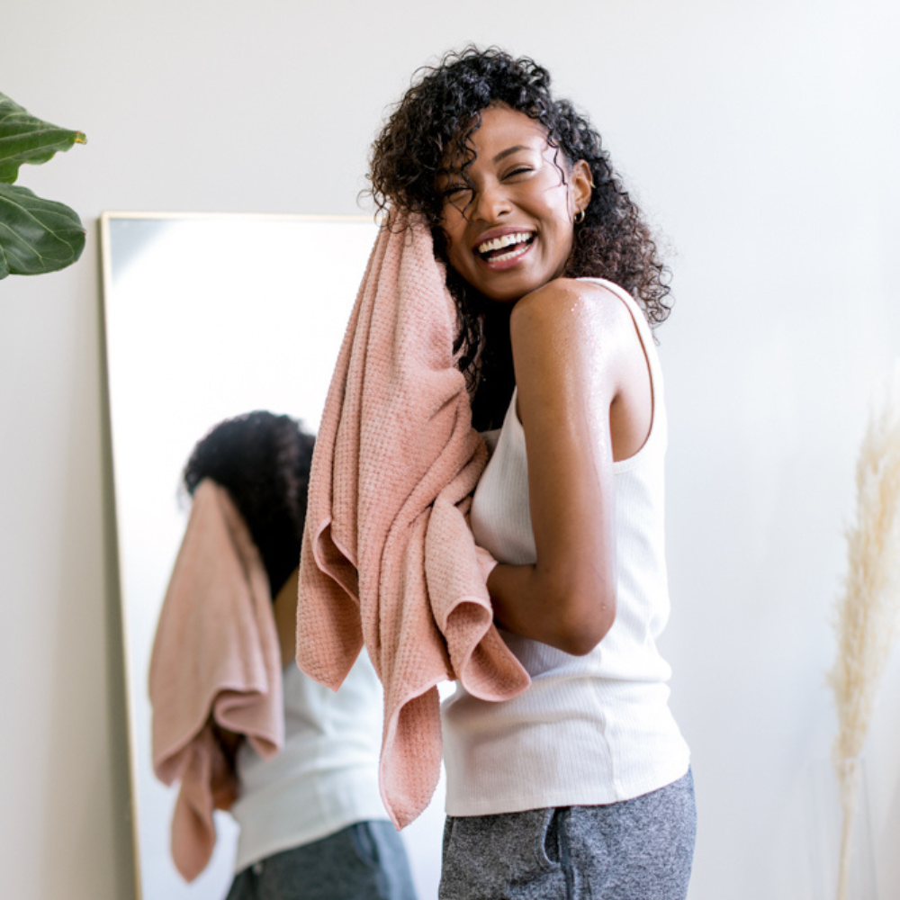 How to Air Dry Your Hair Without Frizz (The Right Way)